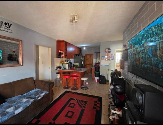 3 BEDROOM APARTMENT FOR SALE IN ELSPARK EXT 4